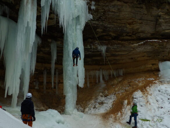 Descending the Amphitheater route.